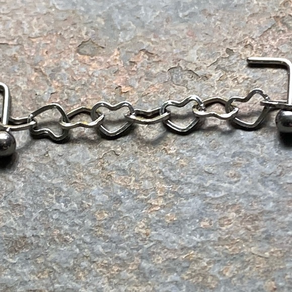 NWOT silver over the nose chain linked heart set includes 2 nose rings 1 chain - Picture 3 of 5